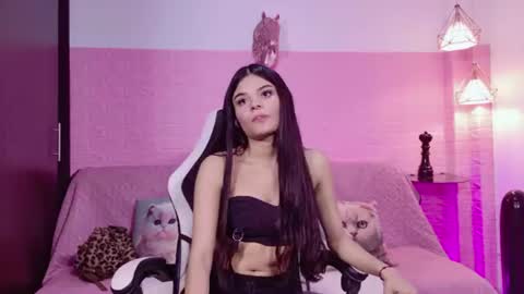 Almendra Monet online show from July 28, 12:12 pm