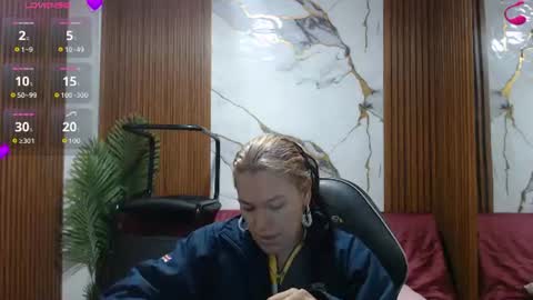 alonddra_tay online show from July 20, 11:45 am