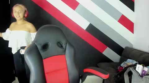 Alter  online show from February 15, 5:50 pm