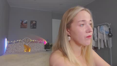 Snapshot of aluntick chatting on December 7, 1:51 pm Amelia NEXT STREAM online show from December 7, 1:51 pm