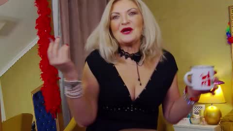 Alura Jenson online show from December 5, 8:54 pm