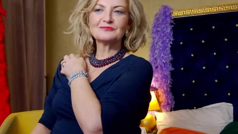 Alura Jenson online show from April 6, 4:46 am