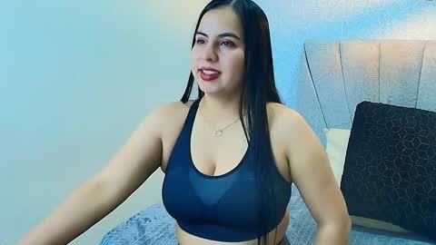 Snapshot of aly_smith_ chatting on September 13, 11:29 am A L Y online show from September 13, 11:29 am