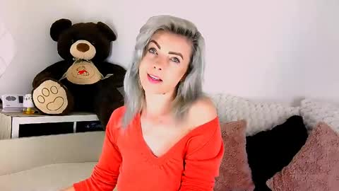 aly online show from May 1, 9:34 am