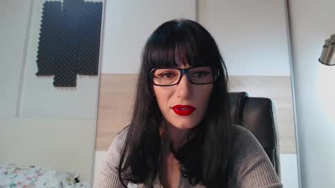 Alice online show from February 7, 1:04 pm