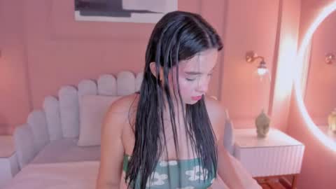 Snapshot of alys_baker chatting on January 14, 3:01 am Alys online show from January 14, 3:01 am
