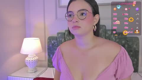 Snapshot of alys_baker chatting on February 6, 2:44 am Alys online show from February 6, 2:44 am