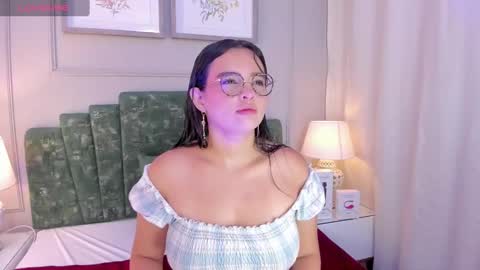 Snapshot of alys_baker chatting on January 30, 2:49 am Alys online show from January 30, 2:49 am
