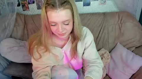 Alysa   7GMT  online show from May 27, 10:23 am