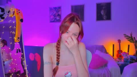 Snapshot of alyssa_smitt chatting on September 17, 12:08 am alyssa_smitt online show from September 17, 12:08 am