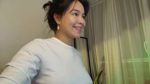 Snapshot of alyssia_wolds_1 chatting on September 13, 12:18 am alyssia wolds online show from September 13, 12:18 am