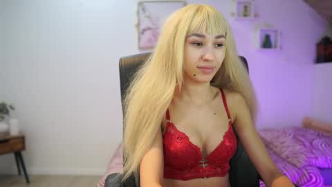 Amai  Liu online show from December 22, 7:17 pm