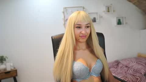 Snapshot of amai__liu chatting on September 10, 6:30 pm Amai Liu online show from September 10, 6:30 pm