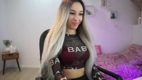 Snapshot of amai__liu chatting on February 20, 7:41 pm Amai Liu online show from February 20, 7:41 pm