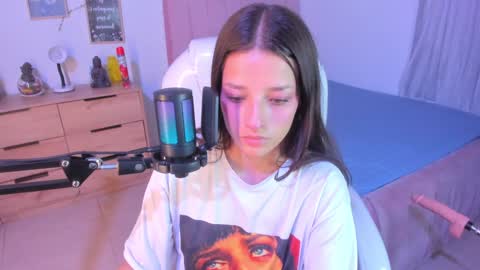 Snapshot of amaia_daniells chatting on February 5, 4:16 am B I A N C A online show from February 5, 4:16 am