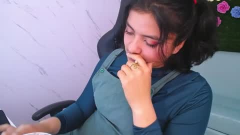 amalia_a online show from July 9, 1:57 pm