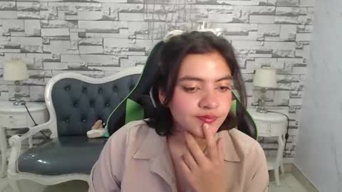 amalia_a online show from July 29, 1:00 pm