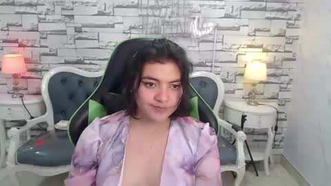 amalia_a online show from July 28, 4:39 pm