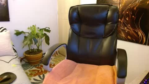 AMALIA online show from April 2, 12:30 am