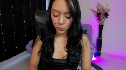 Snapshot of amalia_cruss chatting on February 27, 10:53 pm Amalia cruss online show from February 27, 10:53 pm