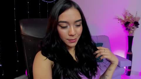 Snapshot of amalia_cruss chatting on February 19, 1:18 am Amalia cruss online show from February 19, 1:18 am