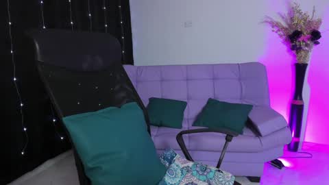 Snapshot of amalia_cruss chatting on January 18, 1:30 am Amalia cruss online show from January 18, 1:30 am