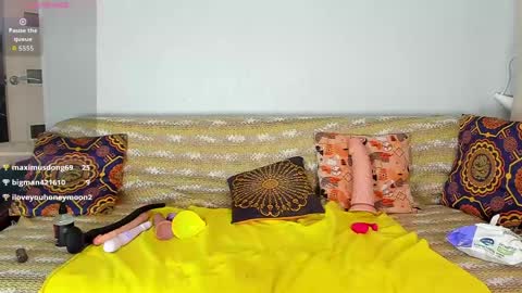 Amalia online show from April 13, 9:10 am