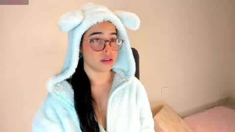 Amalia    real MIA  online show from May 28, 4:43 am