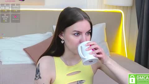 Amalia online show from October 10, 1:27 pm