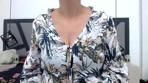 amanda_ramirez online show from July 28, 11:04 pm