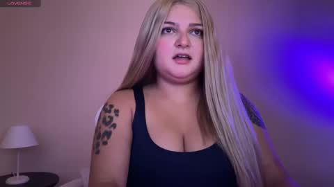 Snapshot of amandhaaa chatting on March 2, 7:30 pm Amandha online show from March 2, 7:30 pm