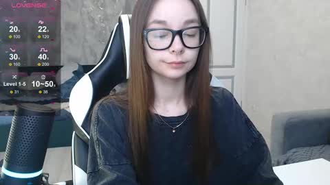 Snapshot of amaneli chatting on February 27, 11:41 am Mila online show from February 27, 11:41 am
