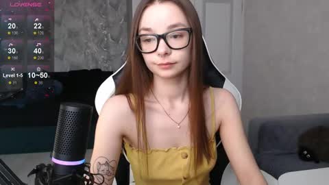 Snapshot of amaneli chatting on February 12, 10:14 am Mila online show from February 12, 10:14 am