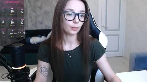Snapshot of amaneli chatting on February 6, 11:09 am Mila online show from February 6, 11:09 am
