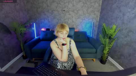 Sofia online show from November 9, 8:05 pm