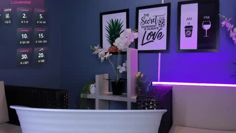 Emily online show from March 4, 11:29 am