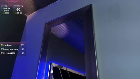 Emily online show from December 13, 7:53 pm