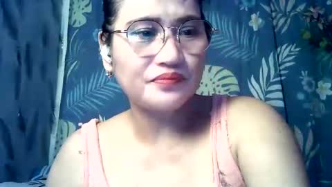 Snapshot of amazing_angel22 chatting on October 11, 2:49 am amazing angel online show from October 11, 2:49 am