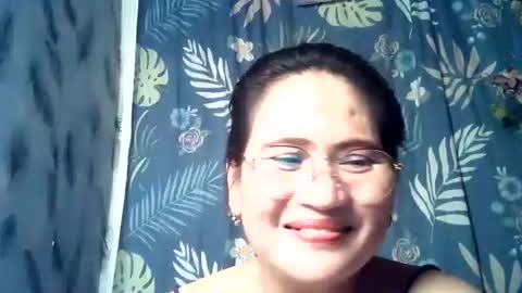 Snapshot of amazing_angel22 chatting on October 7, 10:25 pm amazing angel online show from October 7, 10:25 pm