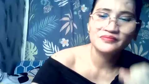 Snapshot of amazing_angel22 chatting on October 17, 2:04 am amazing angel online show from October 17, 2:04 am