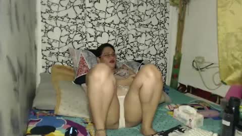 Snapshot of amazing_angel22 chatting on February 14, 5:57 pm amazing angel online show from February 14, 5:57 pm