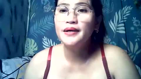 Snapshot of amazing_angel22 chatting on October 10, 1:43 am amazing angel online show from October 10, 1:43 am