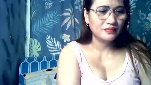 Snapshot of amazing_angel22 chatting on October 6, 10:14 pm amazing angel online show from October 6, 10:14 pm