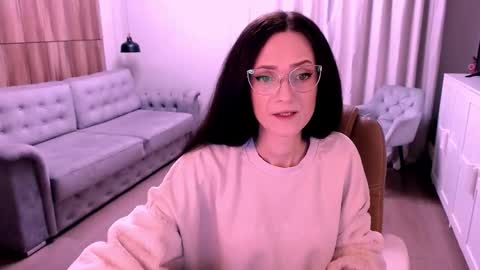 Izza online show from April 2, 9:40 am