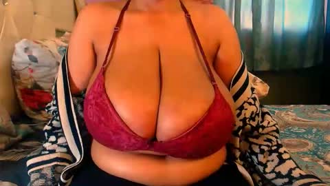 amazingmelons online show from May 3, 5:00 am