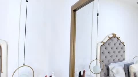 Snapshot of ambar_adamss chatting on January 3, 11:25 am Sara online show from January 3, 11:25 am