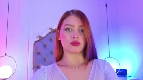 Snapshot of ambar_adamss chatting on October 2, 12:10 pm Sara online show from October 2, 12:10 pm