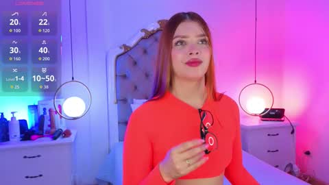Snapshot of ambar_adamss chatting on October 11, 11:25 am Sara online show from October 11, 11:25 am
