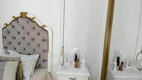 Snapshot of ambar_adamss chatting on January 12, 11:28 am Sara online show from January 12, 11:28 am