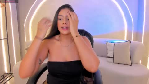 Snapshot of ambarjames_ chatting on October 3, 11:59 am Ambar online show from October 3, 11:59 am